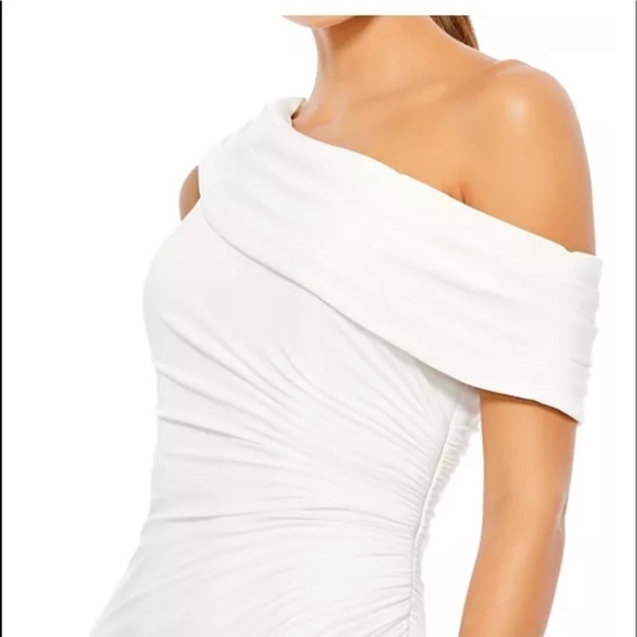 IEENA for Mac Duggal Off-the-Shoulder Gown In White - Picture 3 of 16